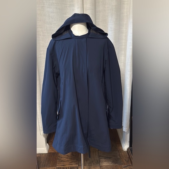 lululemon athletica Jackets & Blazers - Lululemon Navy Blue rain jacket mid length size 6